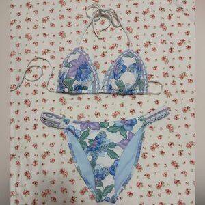 Hollister blue floral bikini never worn but no tags